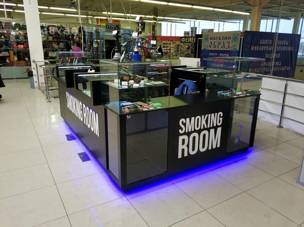 Магазин курилок. Смокинг вейп шоп. Смокинг шоп вывеска. Smoking shop табак.