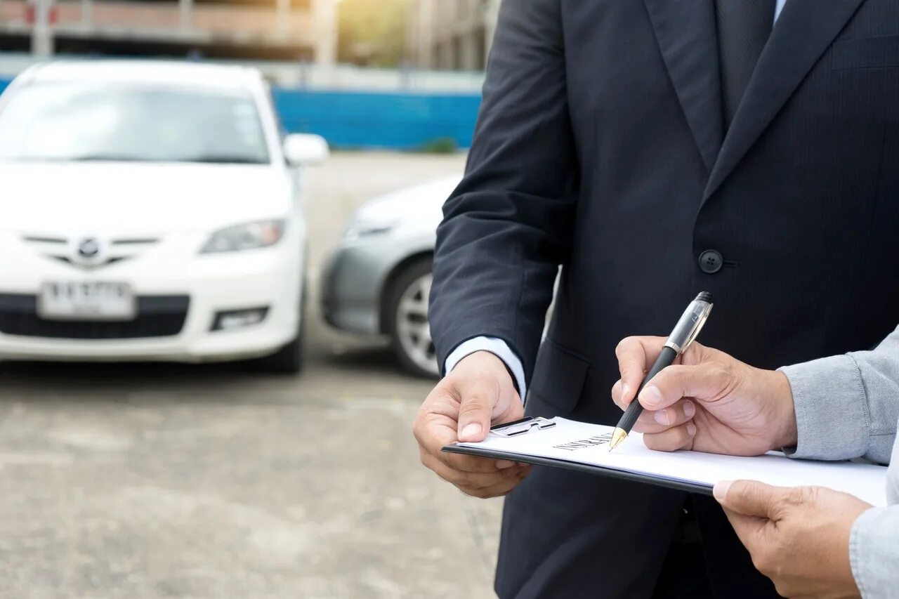 Commercial auto insurance cost. Write documents in car.
