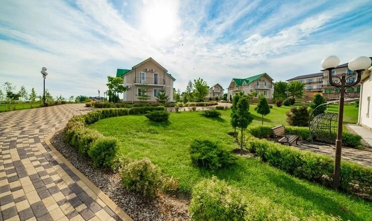 Отель Золотые Пески (Golden Sands) 3* (Ставрополь) - бронирование номеров 2025, 