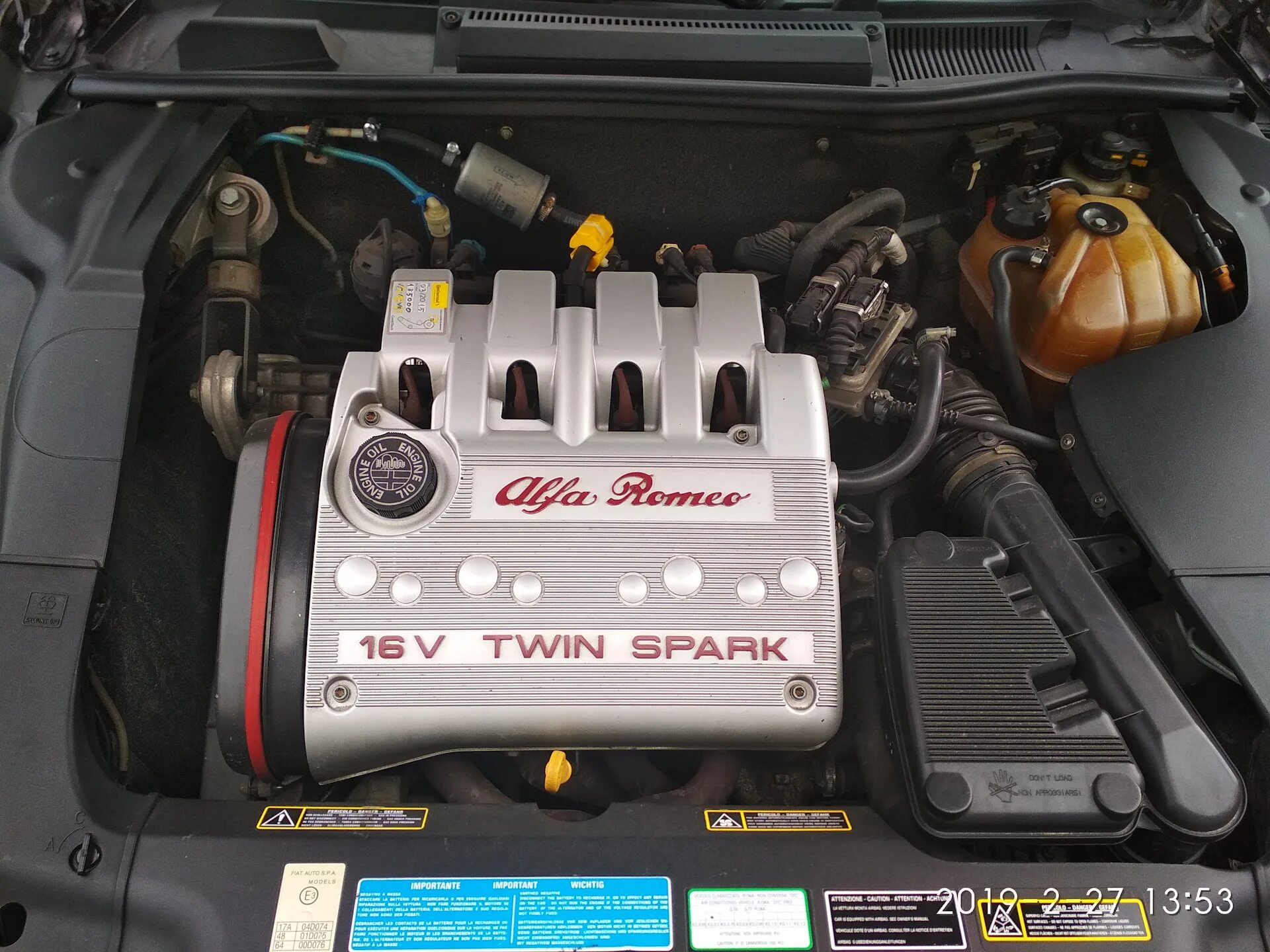 Альфа ромео твин спарк. Alfa Romeo 166 2.0 Twin Spark. Альфа Ромео 166 двигатель. Двигатель Твин Спарк Альфа Ромео. Twin Spark 2.0.