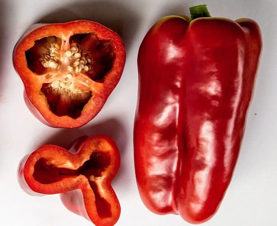 Перца capsicum annuum. Сорт перца болгарского паприка. Сладкий перец плод. Сладкий болгарский перец. Перец сладкий таежный.