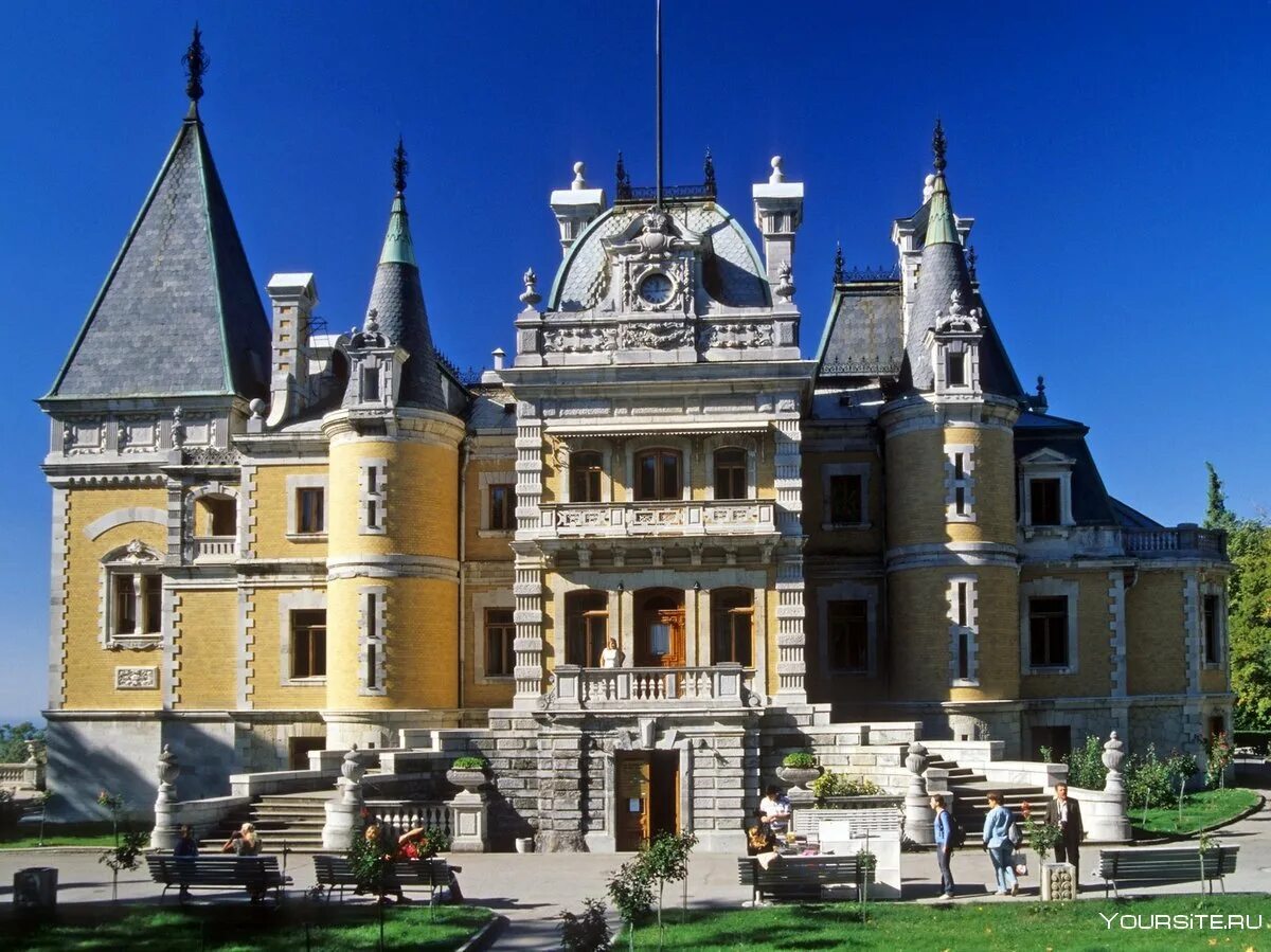 Нерчинский музей бутинский. Ливадийский дворец алупка. Ливадийский дворец санаторий. Край дворец. Край дворец.