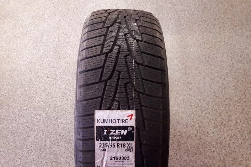 Шины kumho тест. Kumho (Кумхо) i'Zen kw31. Кумхо Айзен кв31. Kumho KW-31 XL. Kumho r18 липучка Zen KW 31.