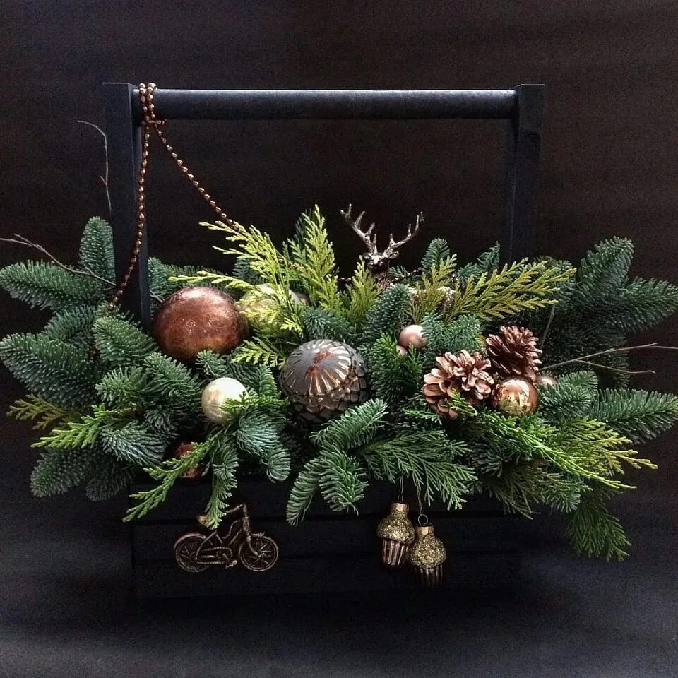 а сверху еловые веточки хочешь я. ветка еловая. а сверху еловые веточки хочешь я. а сверху еловые веточки хочешь я. ветка елки.