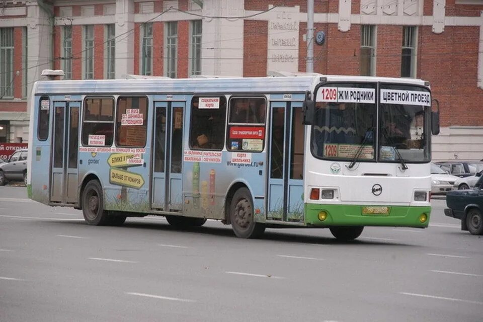 15 маршрутка новосибирск. Автобус 1209 Новосибирск. Автобус 15 Новосибирск. Маршрутки Новосибирск. 15 Автобус Казань.