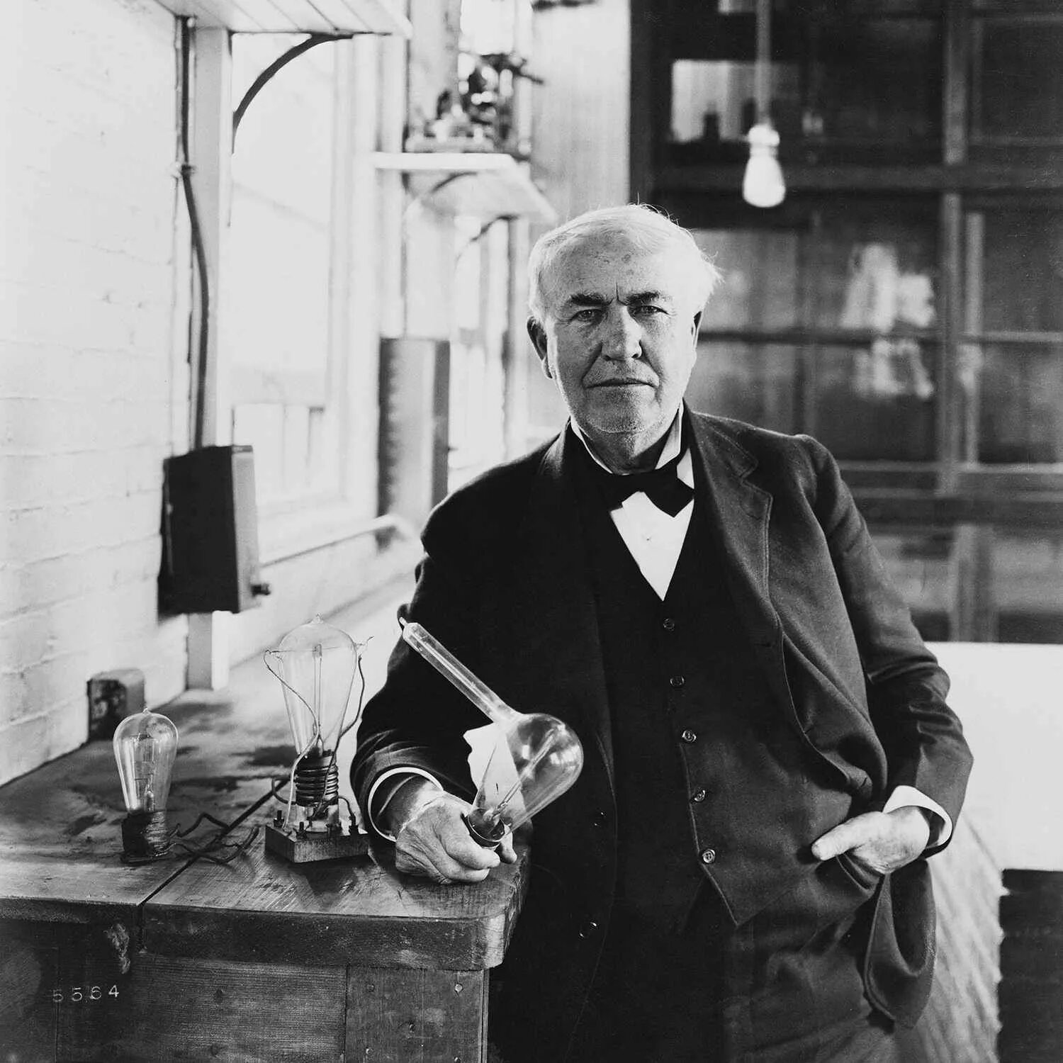 Как выглядит эдисон. Томас Эдисон. Томас Алва Эдисон (1847–1931). Изобретатель Алва Эдисон. Томас Эдисон лампа накаливания.