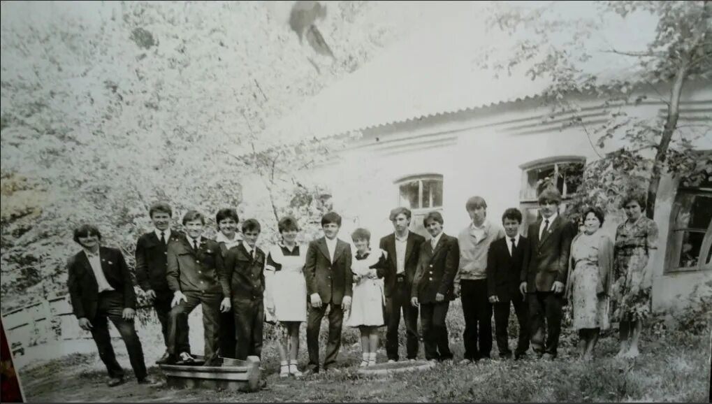 красноуральск школа 2. выпускники 1974 года фото. выпускники 1974 года. выпуск 1974 г. школа 1974 москва.