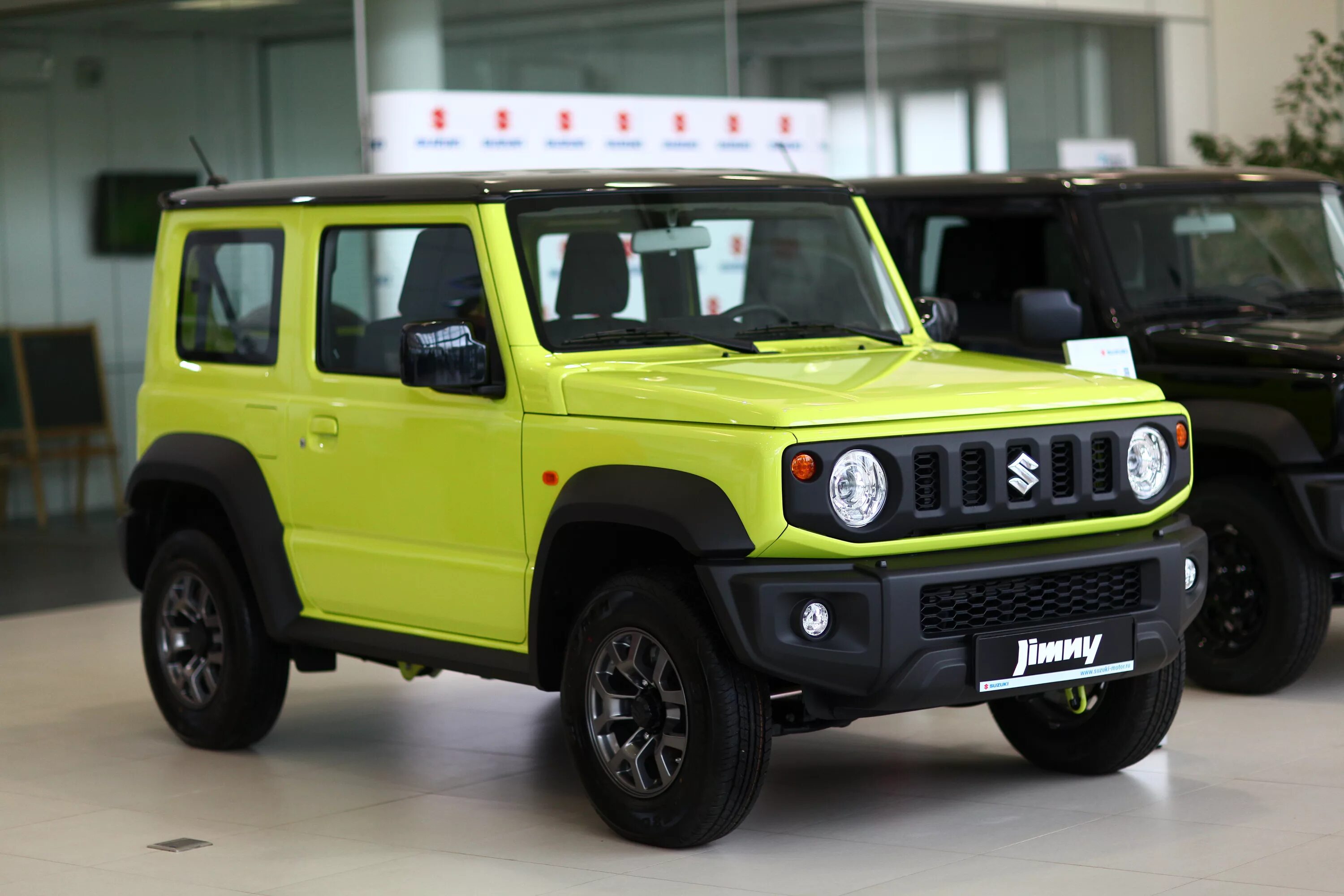 Suzuki Jimny 2021 зеленый. Сузуки Джимни салатовый новый. Сузуки Джимни новый. Suzuki Jimny зеленый.