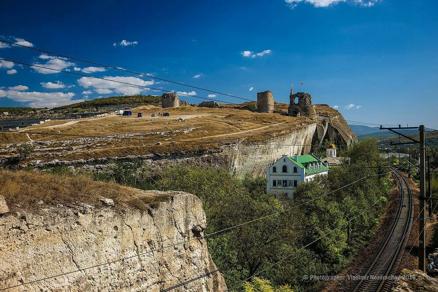 Инкерман где. Пещерный город Инкерман Крым. Пещерный город в Севастополе Инкерман. Инкерманский пещерный монастырь Инкерман. Крепость Каламита инкерманский монастырь.