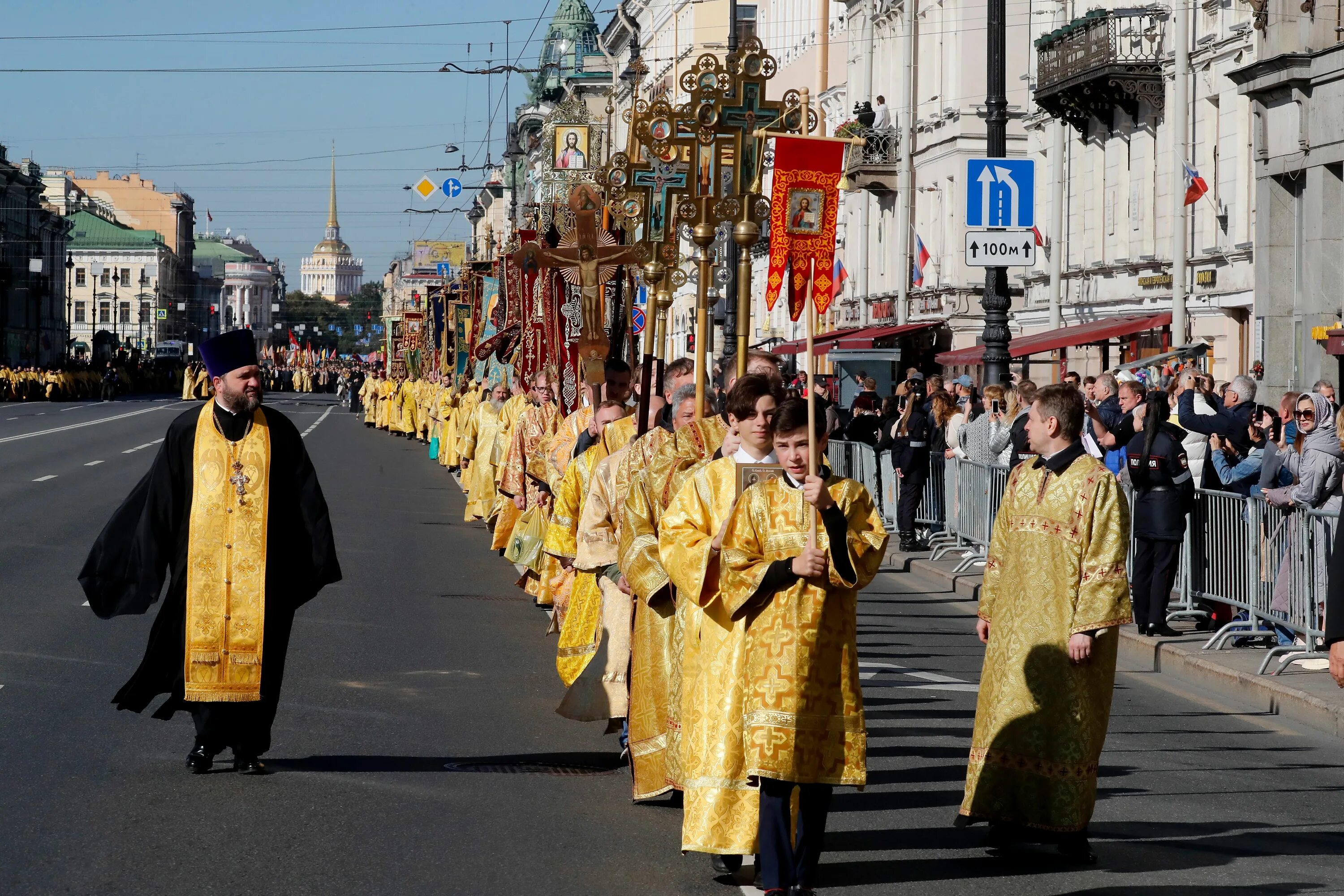 Крестный ход в белгороде сегодня во сколько. Крестный ход в Санкт-Петербурге 12 сентября 2022г. Крестный ход Александро Невская Лавра. Крестный ход на Невском 12 сентября.