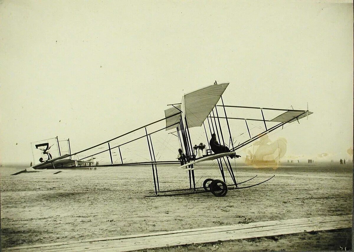 Первый самолет видео. Фарман самолет 1914. Самолёт-биплан "Райт-Абрамович". Самолет биплан Кудашева 1910 года. 1910 Год- моноплан а.с. Кудашева.