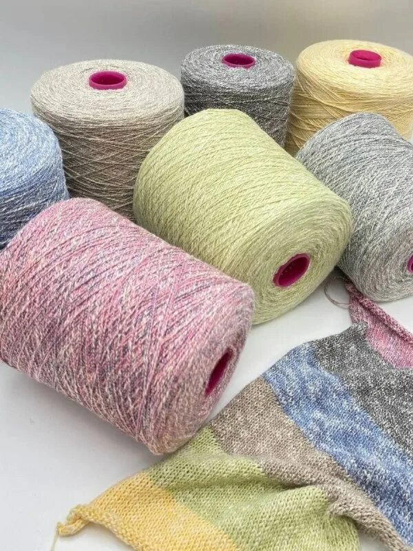 Косички с нитками. Тонко скрученная пряжа. Шпагат хлопковый. Тонко скрученная пряжа. Тонко скрученная пряжа.