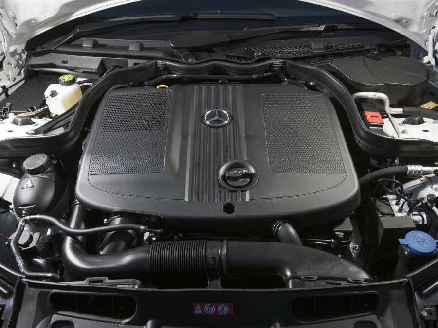 C250 w204 двигатель. Мерседес c класс 204 двигатель 1. C180 w204 двигатель. Подкапотное пространство мерседес w204. Мерседес 204 моторы.