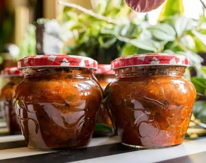 Айвар из баклажанов на зиму рецепты. Айвар из перца македония. соус из баклажанов. соус из баклажанов на зиму. соус айвар.