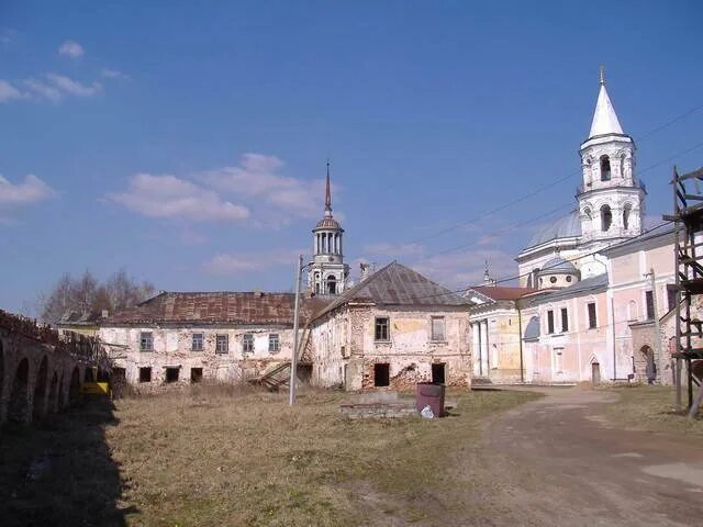 Борисоглебский монастырь Торжок тюрьма. Введенская Церковь Торжок. Борисоглебский монастырь Торжок Введенская Церковь. Введенский храм Новоторжского Борисоглебского. Новоторжский борисоглебский мужской монастырь