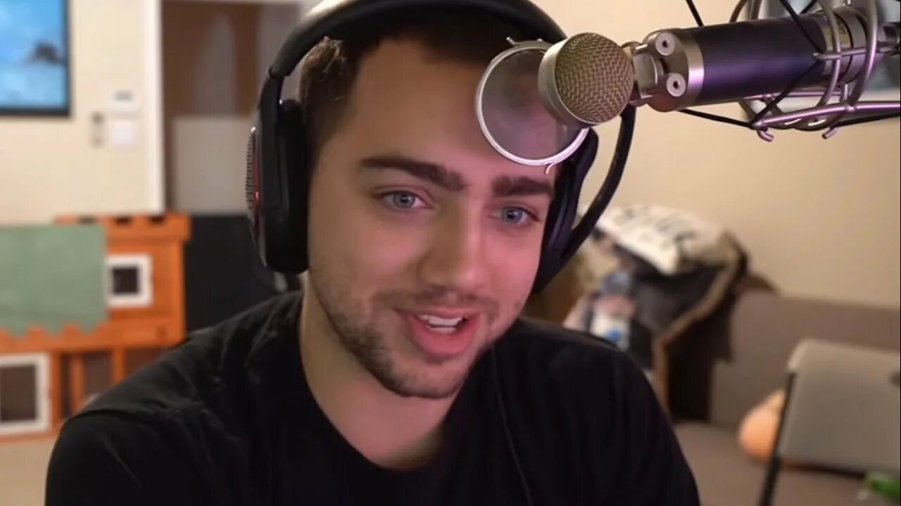 Спящий стример. Мэтью mizkif. метью мизкиф стример. стримеры twitch. matthew rinaudo.