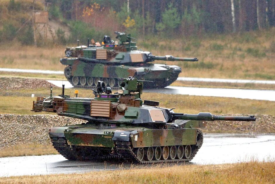 Leopard 2a4. Челленджер 2 и абрамс. Абрамс м1а2 леопард 2 а 7. М1 абрамс 140мм. Леопард танк абрамс.