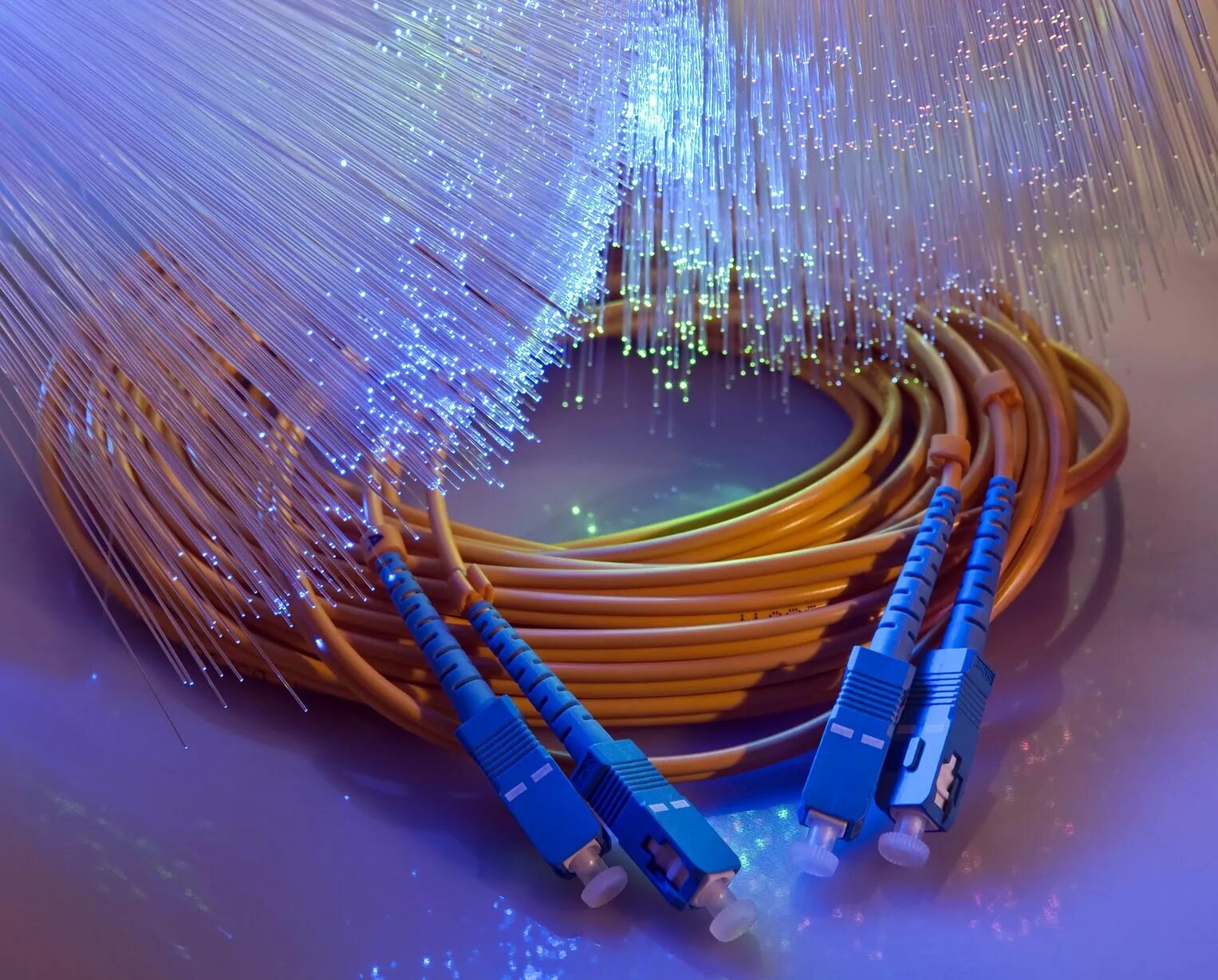 Линия связи волс. Волоконно-оптический кабель (Fiber Optic). Оптоволокно IDC 2. Оптико волоконный световод. Кабель ВОЛС.