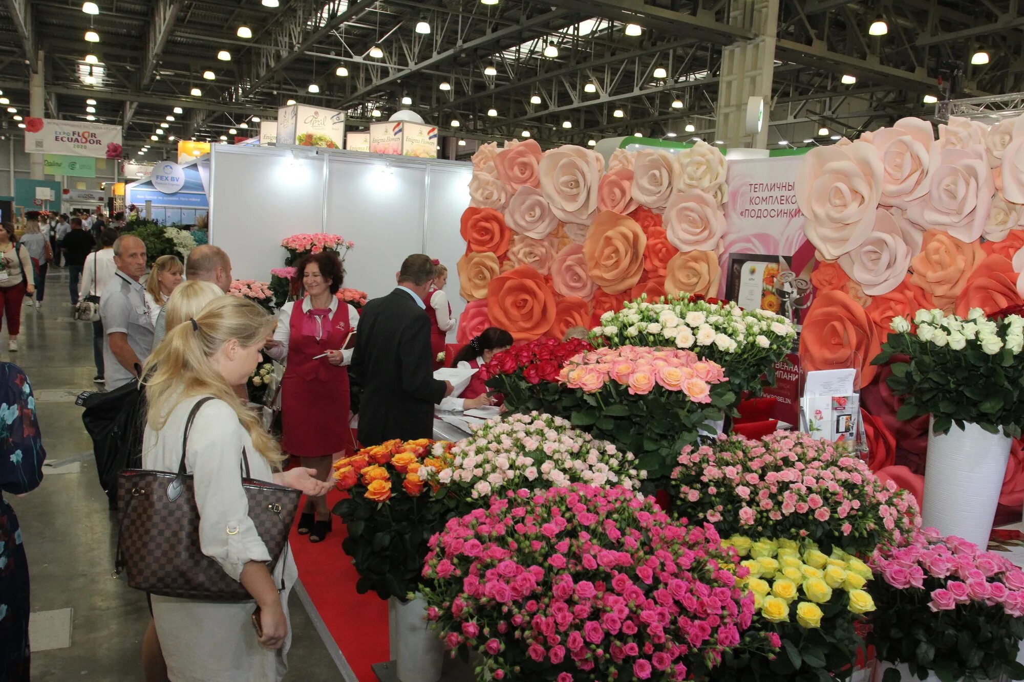 Выставка в апреле в москве крокус. Выставка Flowers Expo 2020. Крокус Экспо цветы. Выставка Цветочная в Крокус Экспо. Фловер Экспо 2020.