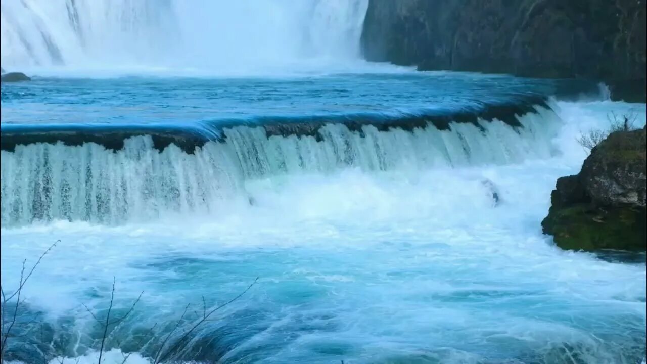 Шум водопада. Релакс видео. Релакс видео картинки. Эстетика канавы водопада ава.