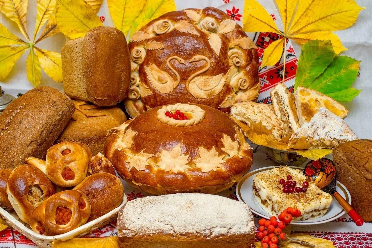 Изделия национальной кухни. Домашняя еда. Украшение хлебобулочных изделий. Изделия национальной кухни. Хлебобулочные изделия русской кухни.