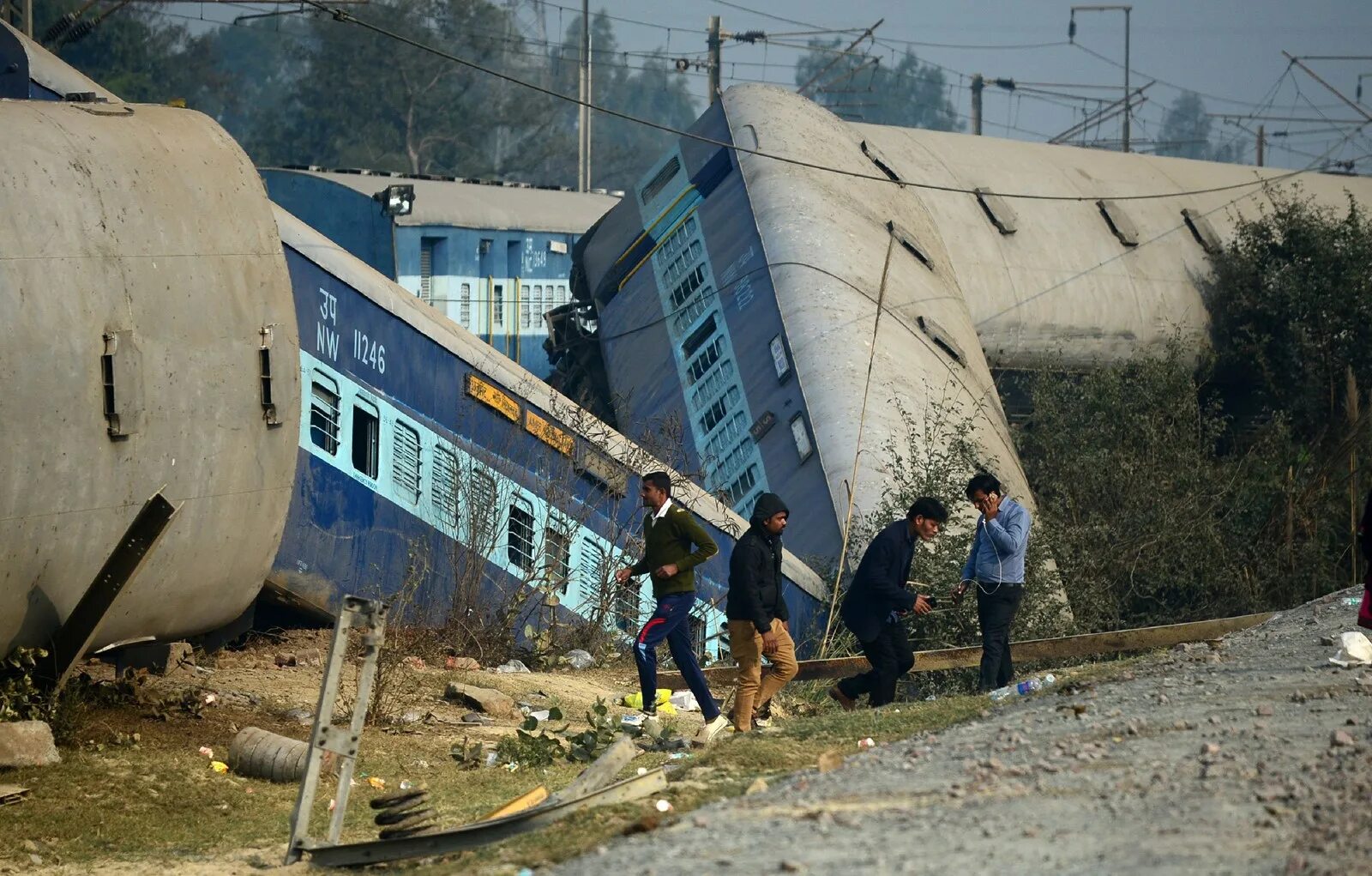 28 декабря 2013 г 426. ЖД катастрофа в Индии 1981 год. Крушение поезда в штате Бихар. Железнодорожная катастрофа в Бихаре (Bihar) – Индия, 1981 год. Крушение в индийской Бихаре.