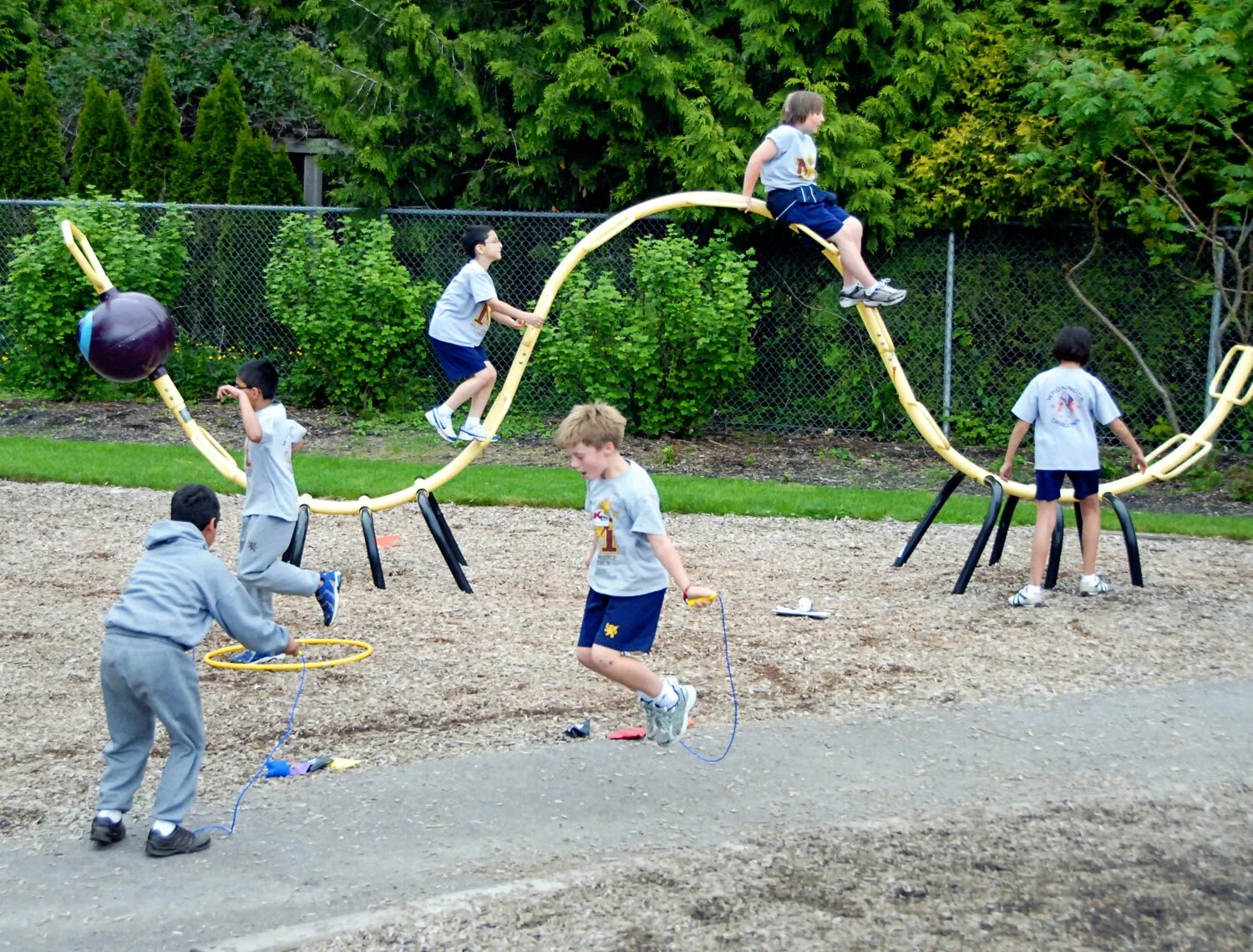Покажи игру playground. Тематическая детская площадка. people playground замок. мэром playground. mulon playground.
