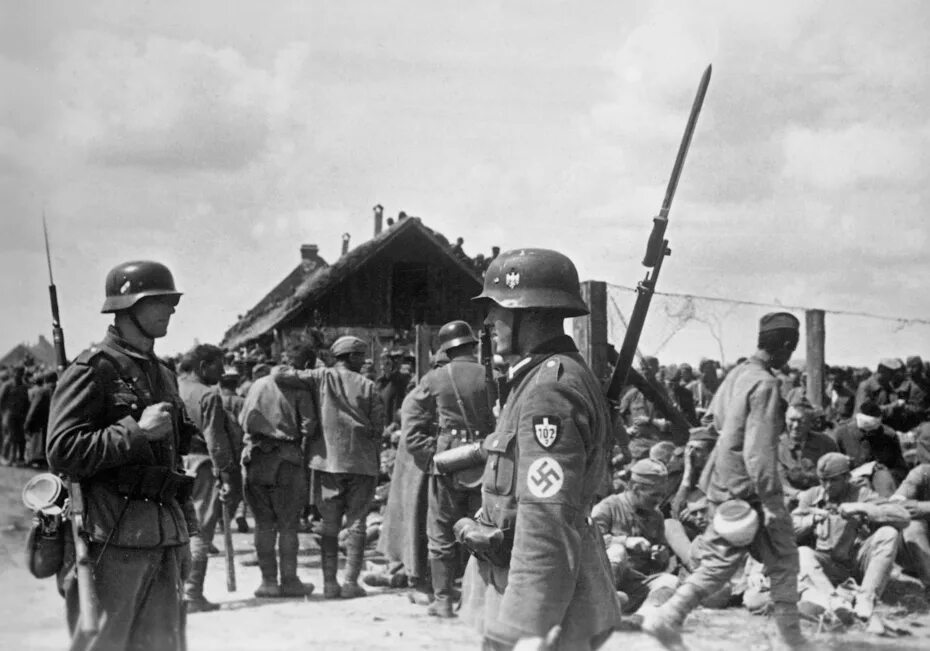 Фашистское нашествие. Атака немцев 1941. Германский солдат 1941. Немецкие солдаты 22 июня 1941.