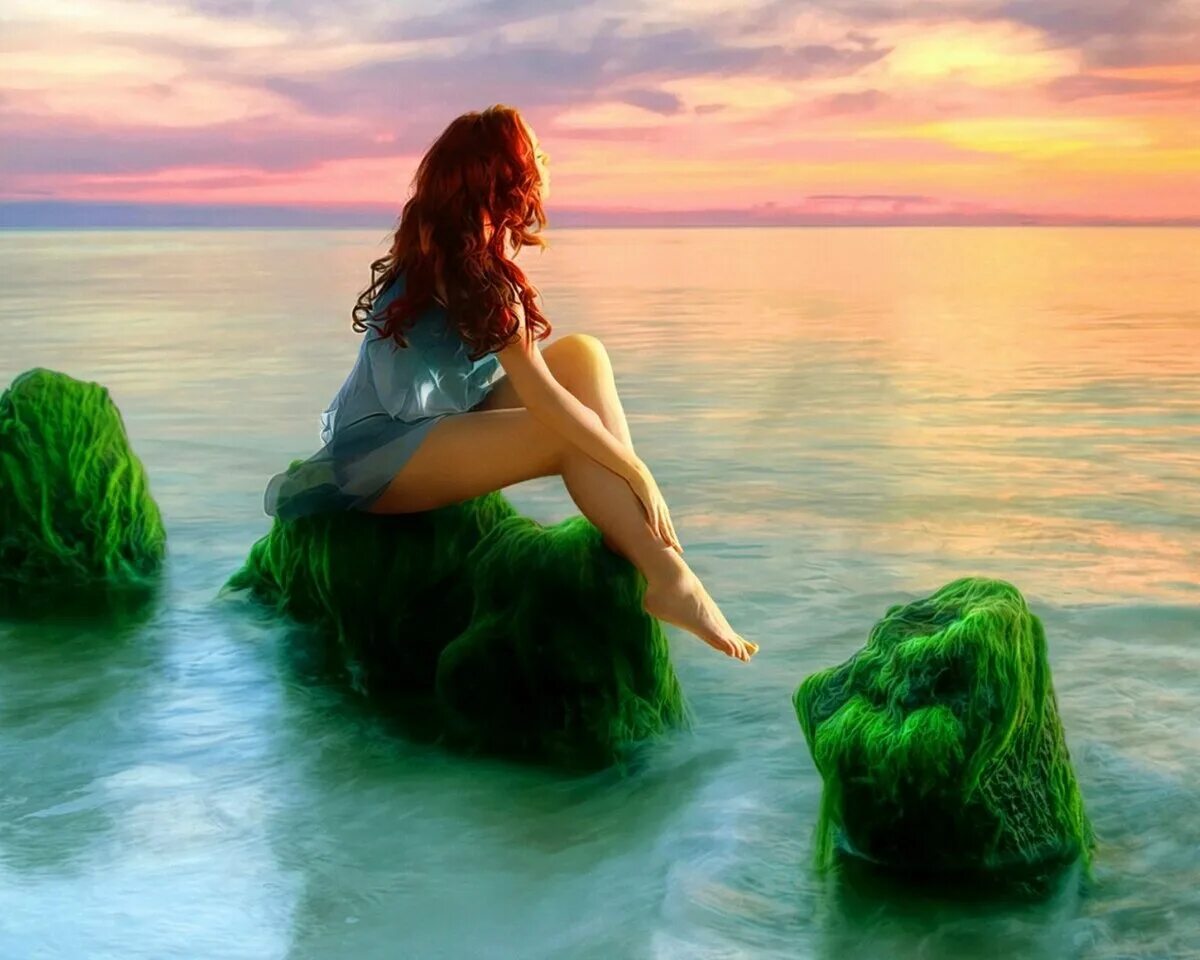 Девушка-море. Девушка на берегу моря. Девушка сидит на Камне. Девушка на фоне моря. Теперь уже неважно