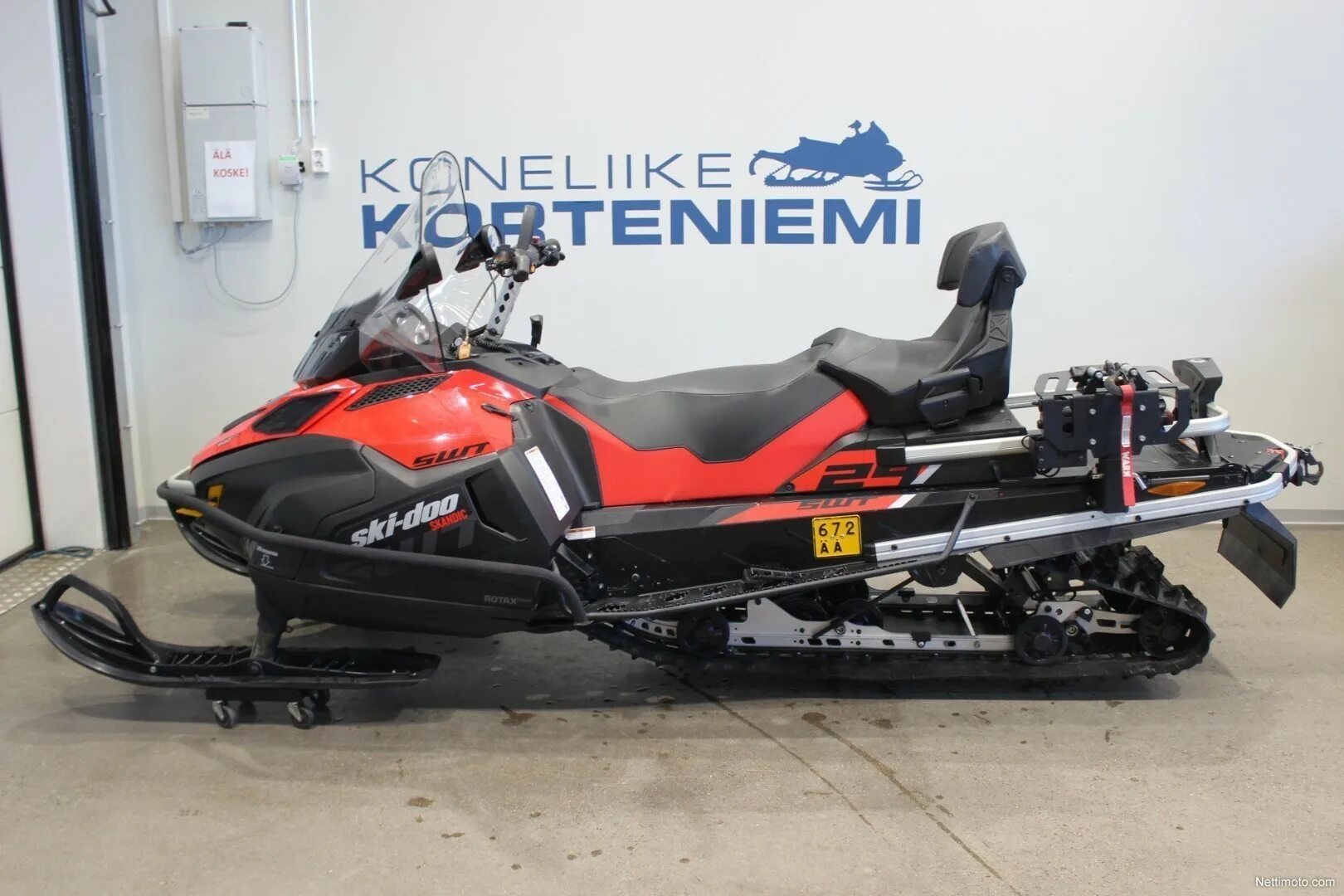 Купить снегоход скандик 900. Skandic SWT 900. Ski-Doo Skandic SWT 900 Ace. Skandic SWT 900 Ace. Снегоход Ski Doo Skandic SWT 900 Ace.