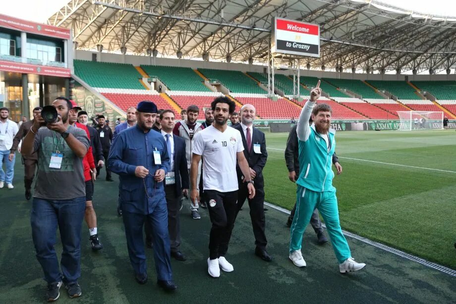 Кадыров салах. Мухаммед салах и рамзан кадыров. Кадыров салах. Даудов и федосеев александр фк ахмат. Салах грозный тула.