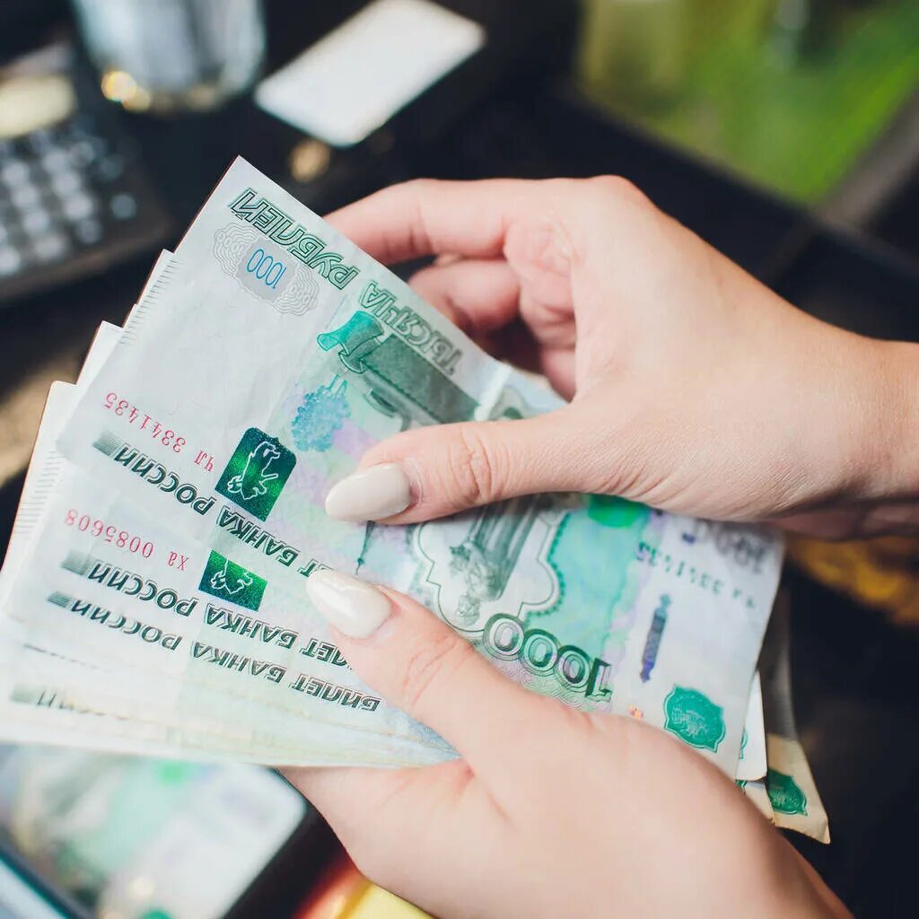 Налог 1000 рублей. Налог на депозиты. налог на вклады. деньги налоги. налог на депозиты свыше 1 млн.
