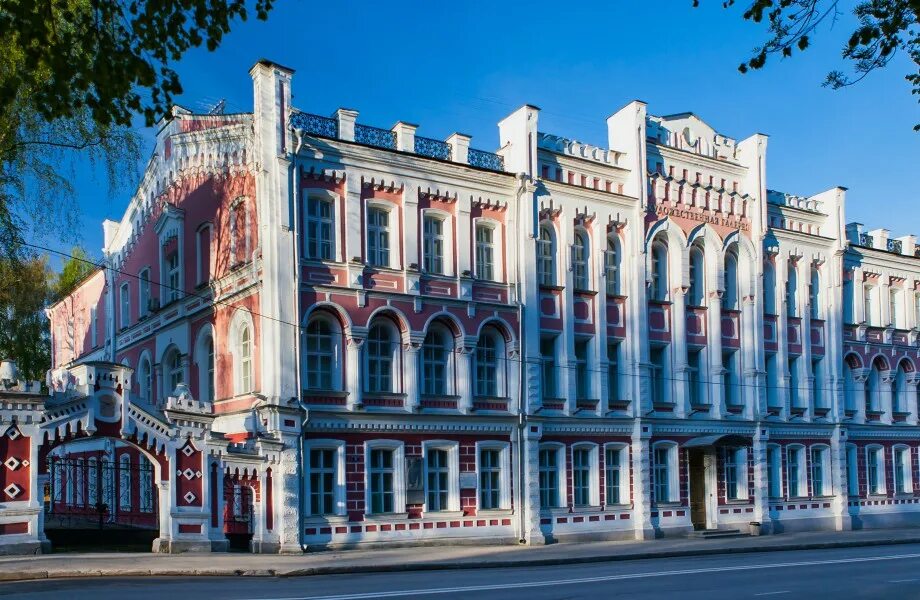 Картинная галерея смоленск. Художественная галерея смоленск. Смоленский государственный музей-заповедник. Художественный музей смоленск. Художественная галерея смоленск ул коммунистическая 4.