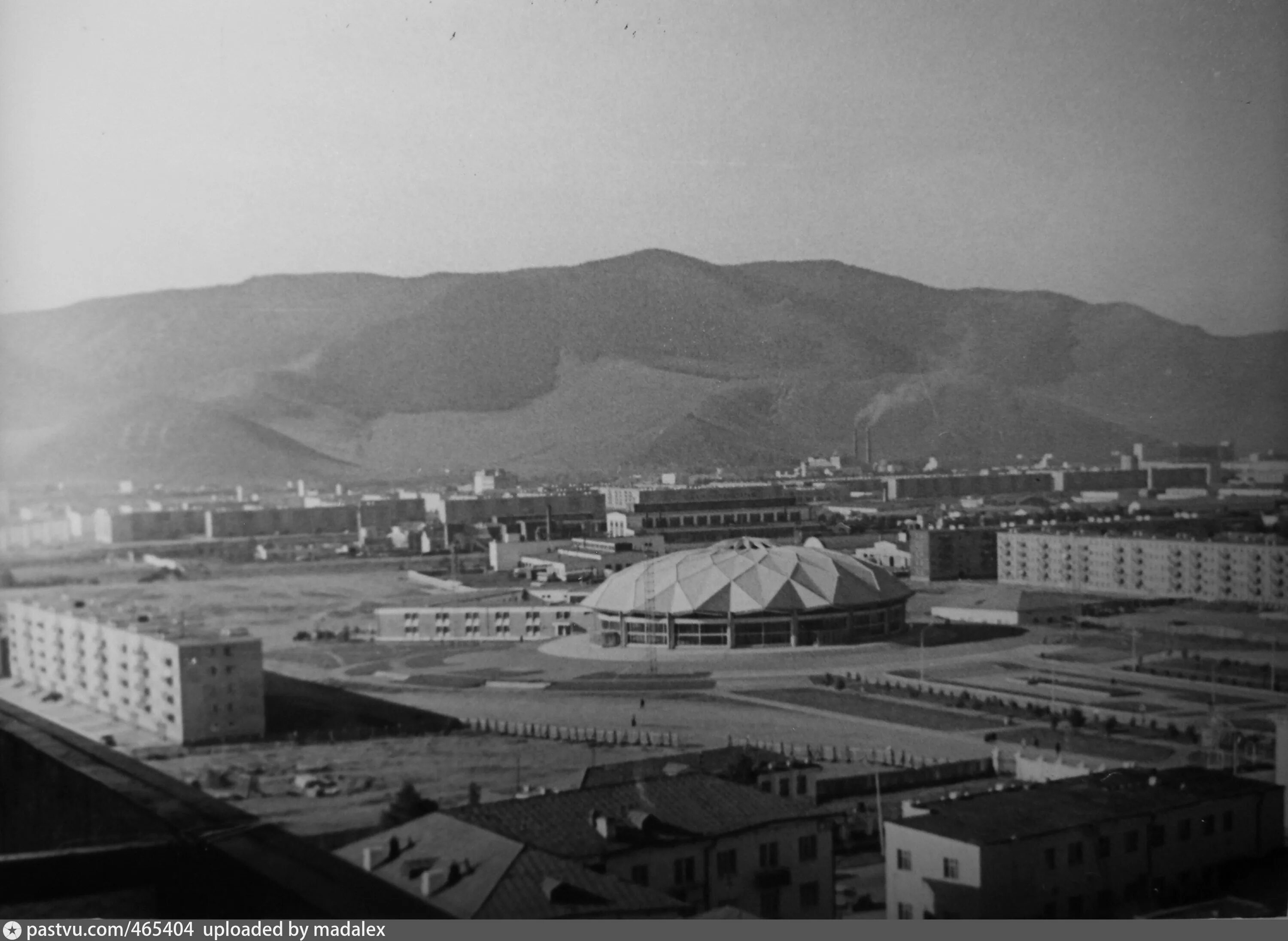 Улан батор 70 годы. Улан батор 15 микрорайон школа 8. Улан батор советская школа 1. Школа улан батора. Советская школа 2 в улан баторе.