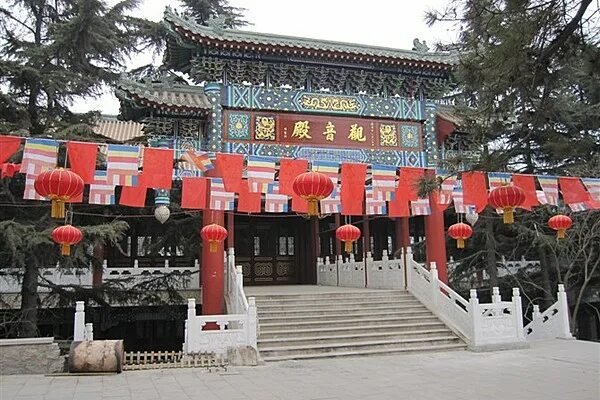 Zhanshan Temple Циндао. Дом Конфуция в Цюйфу. Город Цюйфу Китай. Храм и Гробница Конфуция в городе Цюйфу Китай. China addresses