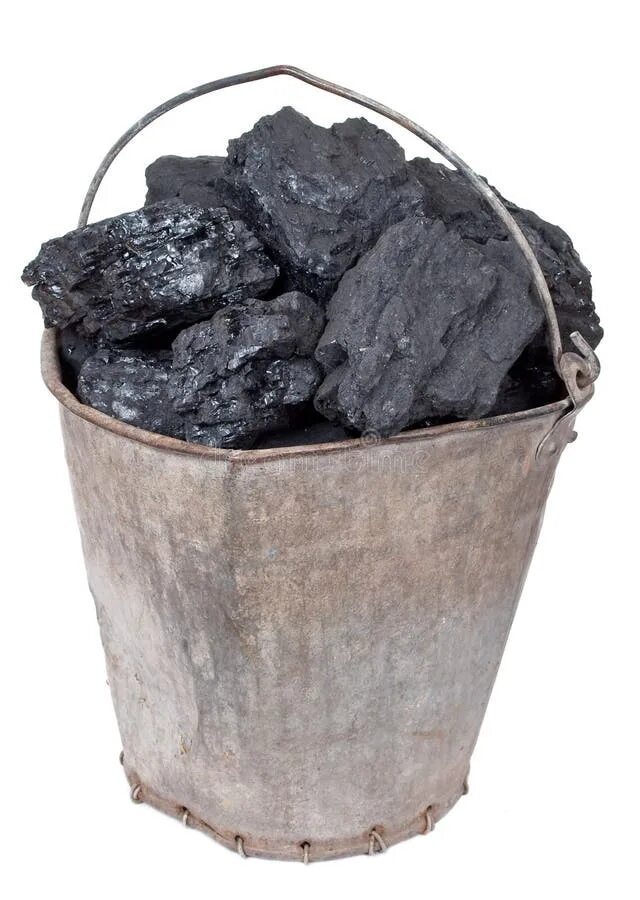 Ведро для угля. Уголь. Уголь в мешках на белом фоне. Угольное ведерко.