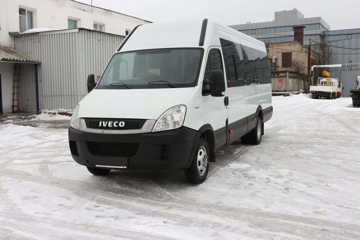 Iveco daily микроавтобус. Iveco daily 50c15 пассажирский. Сикро автобус идика дуйли. Микроавтобус ивеко. Микроавтобус ивеко.