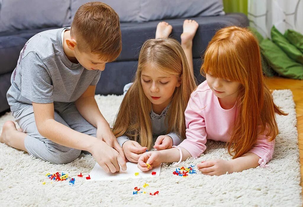 Indoor activities. Siblings playing together in Room. Teen’s Play and children’s Play играть. Games to Play with your siblings.
