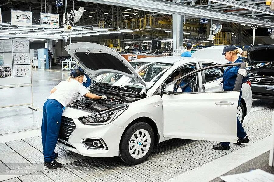 Автомобилестроение. Хендай бюджетные машины. Заводы автоваза в россии. Завод хммр в санкт-петербурге. Автомобильное машиностроение лада.
