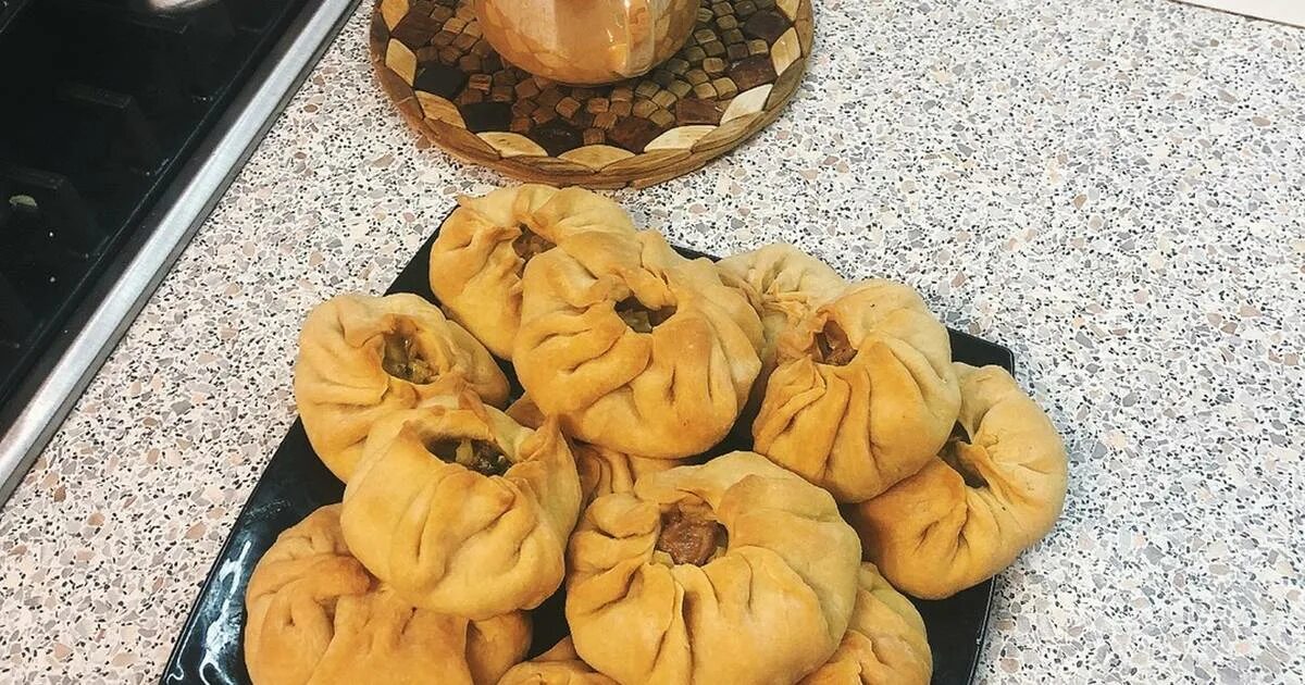 Мини курники. Как лепить курники. Красивая лепка курника. Курник маленький. Курники лепка.