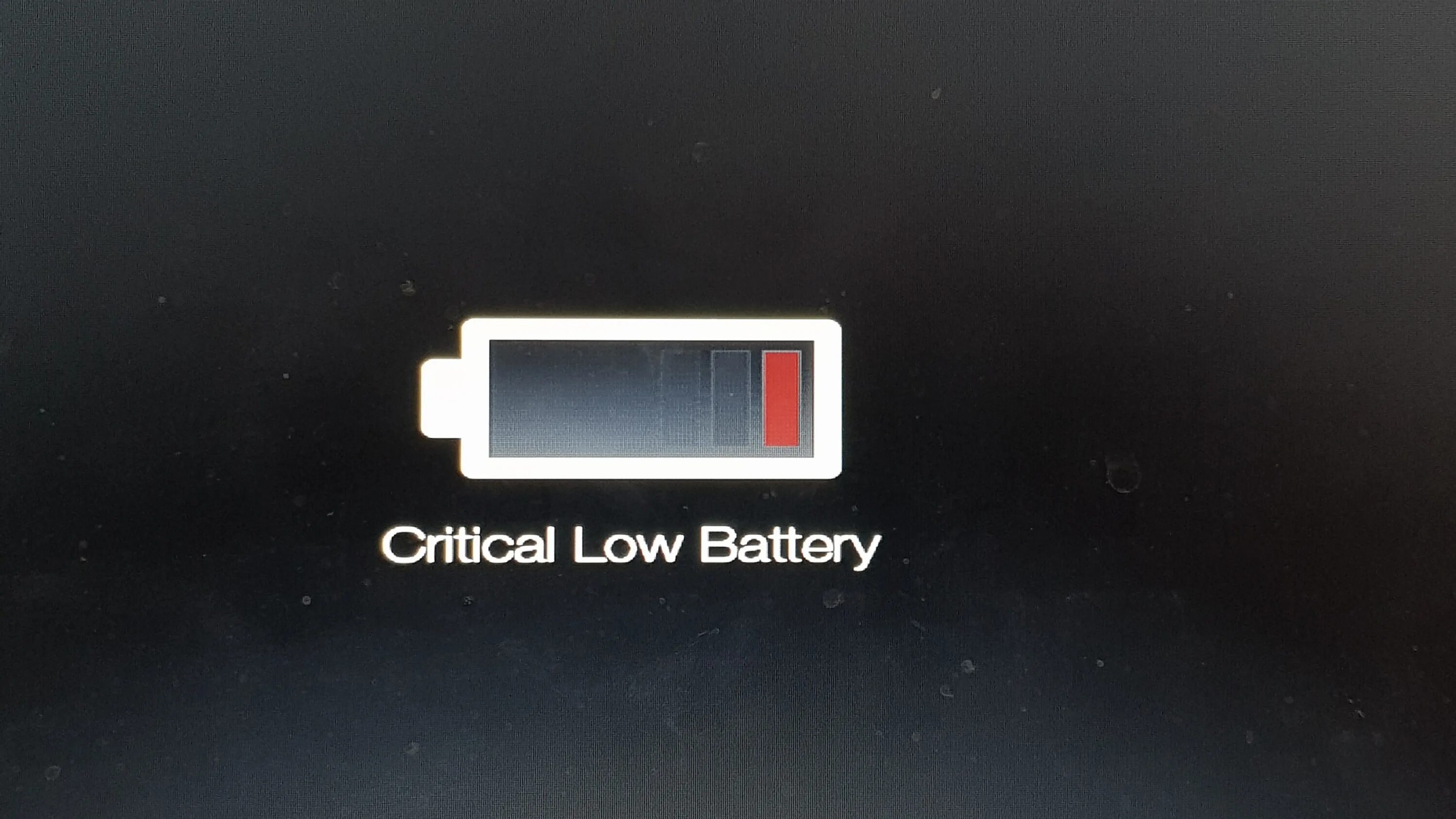 Battery lower. Critical Low Battery Acer. Critical Love Battery на ноутбуке aser. Lenovo Low Battery. Low Battery 0%.