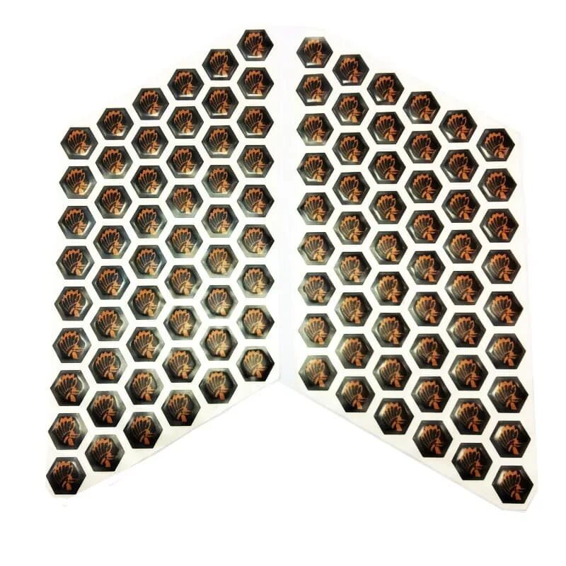 Соты на бак мотоцикла. Наклейки соты на бак мотоцикла. Защита на бак мотоцикла соты. Наклейка соты. Накладка силиконовая на бак соты.