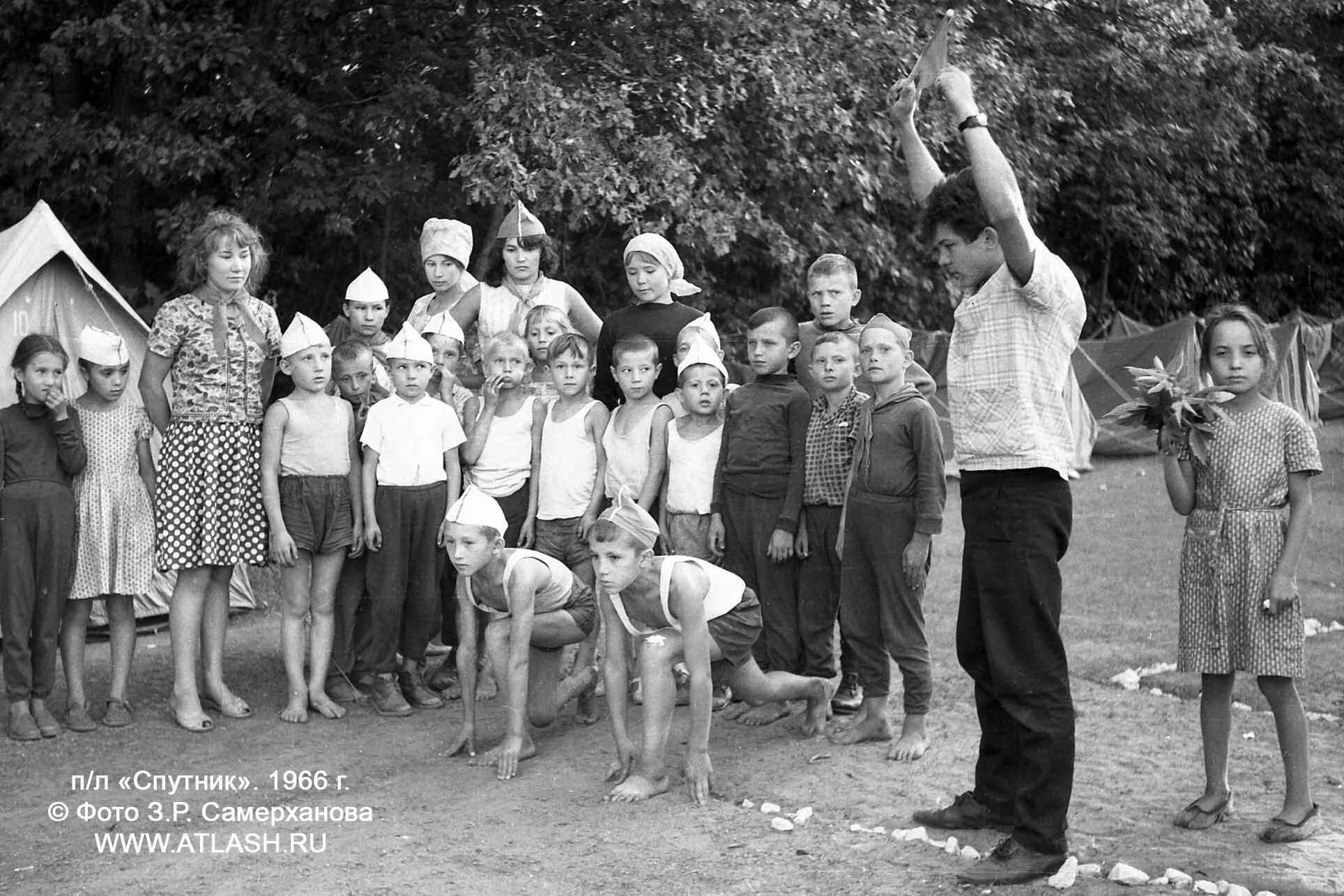 Пионерский лагерь терешковой усть-нарва. Лагерь ласточка ленинградская область пионерский лагерь. Мальчик п л. П***** мальчиков. Мальчик dropbox.