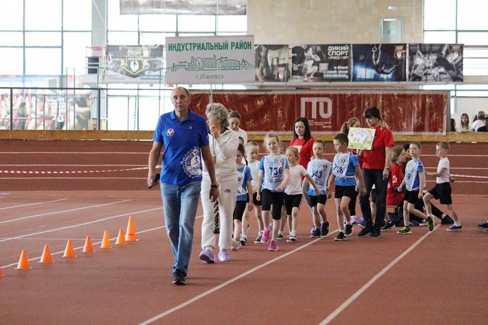 Спортивная школа ижевск. Легкоатлетический манеж Ижевск. Спортивный манеж Ижевск. СШОР 5 Ижевск. Комплексная специализированная СШОР Удмуртской Республики.