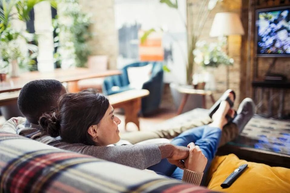 Человек телевизор. Современная бабушка и телевизор. My parents watch tv every evening. Человек перед телевизором. Семья у телевизора.
