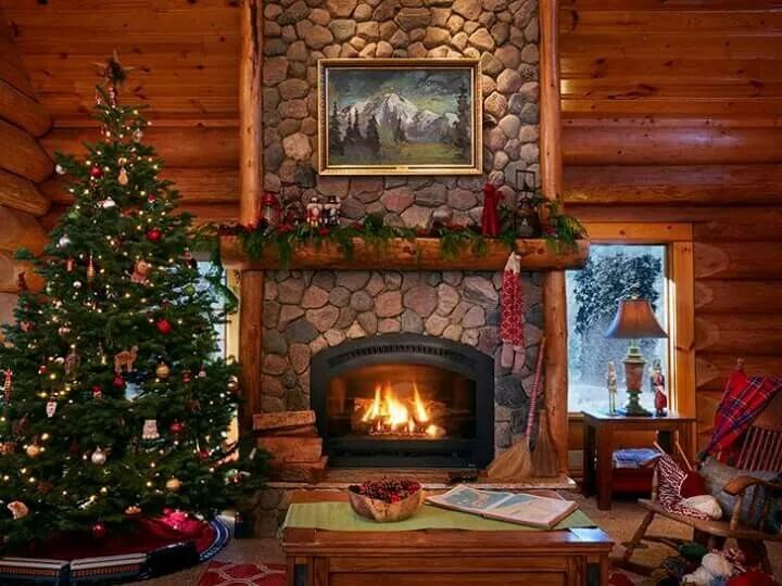 Rustic Christmas Decorations at Amanda Brooks's Mountain Cabin Christmas decorat