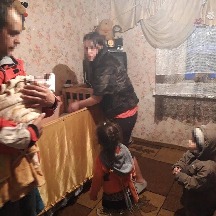 Забирают детей видео