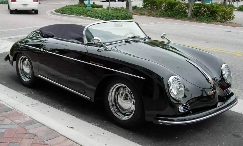 Порше спидстер 1956 с задним сиденьем. Порше 356 сбоку. Порше спидстер 1956. Black speedster. Black speedster.
