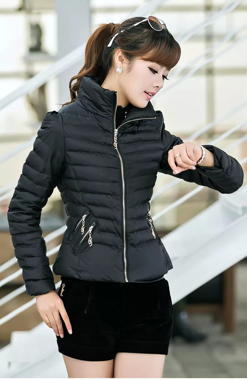 черная куртка с розовой подкладкой. плащ на молнии женский. пиджак бомбер женский. женские куртки молния. Koton толстовка с замком и капюшоном.