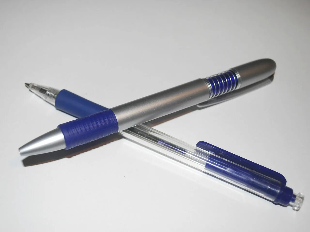 Two pen. Ручки. Шариковая ручка. Ручка Ball Pen. Шариковые ручки с узором.